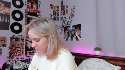 lina online show from January 22, 2025, 2:37 am