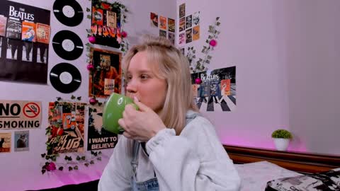 lina online show from January 29, 2025, 8:46 pm