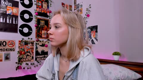 lina online show from January 30, 2025, 3:00 am