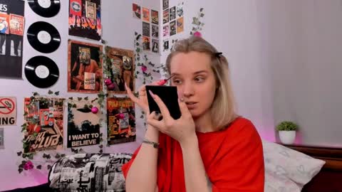 lina online show from February 3, 2025, 8:24 pm