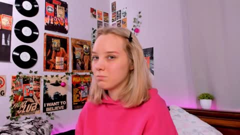 lina online show from February 4, 2025, 9:10 pm