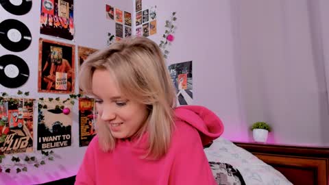 lina online show from February 5, 2025, 3:23 am