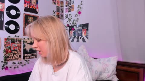 lina online show from February 8, 2025, 8:42 pm