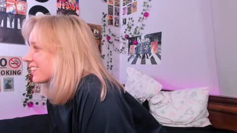 lina online show from February 9, 2025, 2:49 am