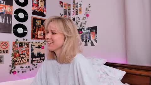 lina online show from February 10, 2025, 8:42 pm