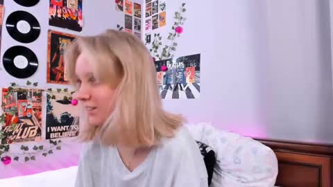 lina online show from February 12, 2025, 8:29 pm