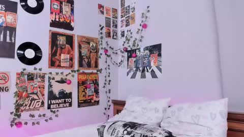 lina online show from February 21, 2025, 8:38 pm