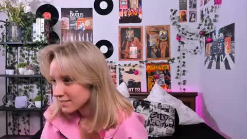 lina online show from March 2, 2025, 9:01 pm