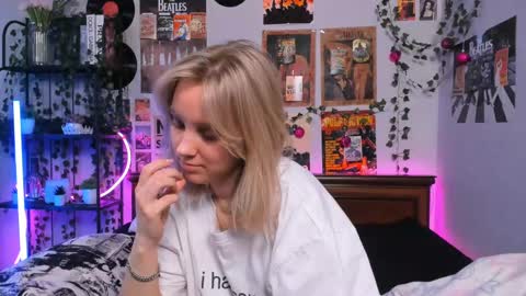 lina online show from March 4, 2025, 2:38 am