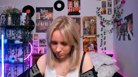 lina online show from March 7, 2025, 9:06 pm