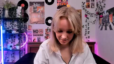 lina online show from March 10, 2025, 8:34 pm