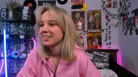 lina online show from March 11, 2025, 9:04 pm