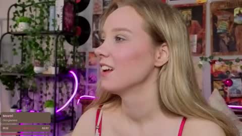 lina online show from September 19, 2025, 9:04 pm