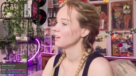 lina online show from September 21, 2025, 9:05 pm