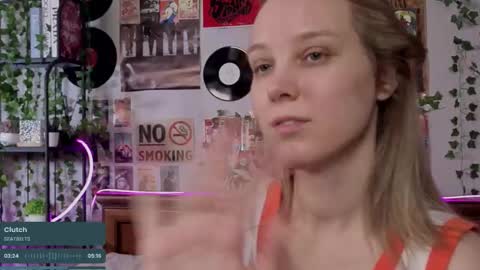 lina online show from October 7, 2025, 9:34 pm