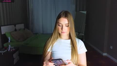 Darlina online show from December 14, 2025, 4:34 pm