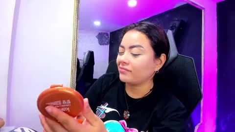 Darling online show from November 21, 2025, 1:43 pm