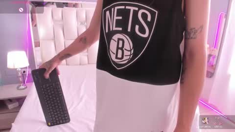 darlyn_tenderhot__ online show from November 17, 2025, 8:14 pm