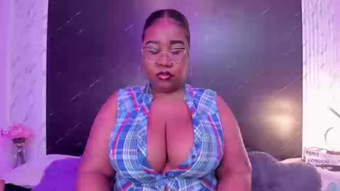 Darnell Queen online show from September 17, 2025, 4:03 am