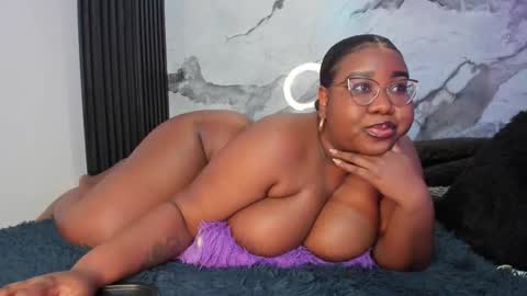  Darnell Queen online show from November 21, 2025, 4:49 pm