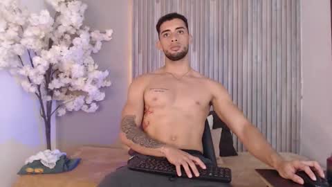 Snapshot of daron_66 chatting on December 16, 2025, 2:05 am Kael online show from December 16, 2025, 2:05 am