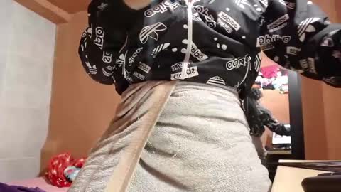 darwin_x online show from September 24, 2025, 9:07 pm