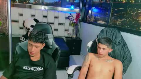 darwinandbrayan online show from November 7, 2025, 4:01 am