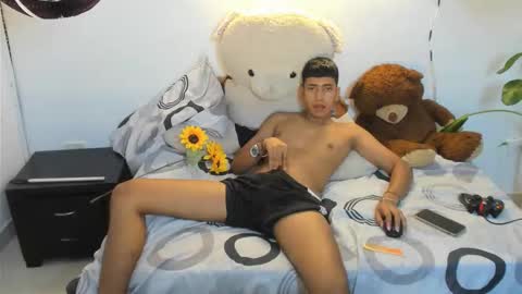 Snapshot of darwinandbrayan chatting on March 8, 2026, 7:17 pm darwinandbrayan online show from March 8, 2026, 7:17 pm