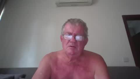 darwincock online show from April 24, 2026, 2:03 am