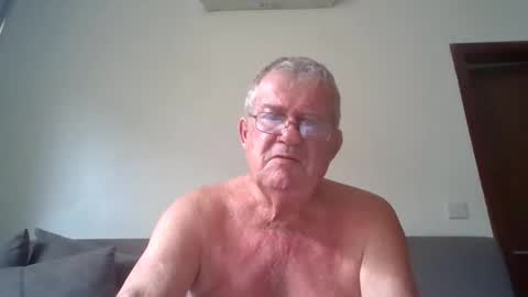 darwincock online show from June 7, 2026, 3:21 am