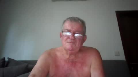 darwincock online show from June 12, 2026, 1:59 am