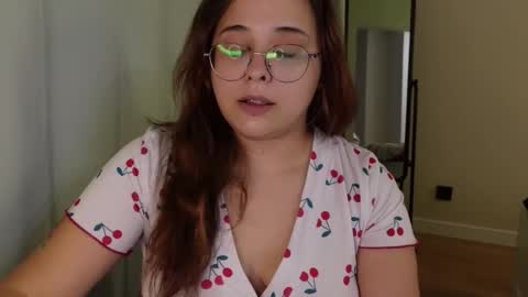 dashaprivet online show from November 25, 2025, 10:26 am