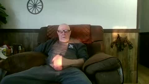 dave571960 online show from April 12, 2026, 10:42 am