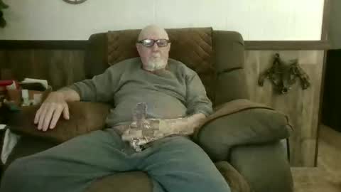 Snapshot of dave571960 chatting on May 24, 2026, 10:31 am dave571960 online show from May 24, 2026, 10:31 am