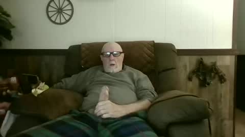 Snapshot of dave571960 chatting on May 25, 2026, 10:32 am dave571960 online show from May 25, 2026, 10:32 am
