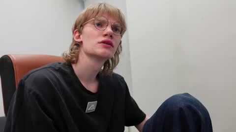 DAVE REDMOND online show from April 16, 2026, 1:23 pm