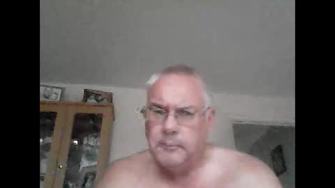 Snapshot of daveandp chatting on October 14, 2025, 9:21 am Dave online show from October 14, 2025, 9:21 am