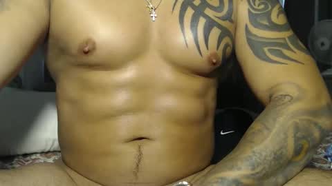 Snapshot of davemax6082 chatting on October 19, 2025, 9:32 am Davemax online show from October 19, 2025, 9:32 am