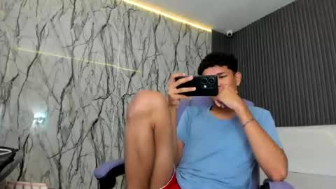 Snapshot of davexxx_ chatting on June 14, 2026, 5:09 am Dave online show from June 14, 2026, 5:09 am