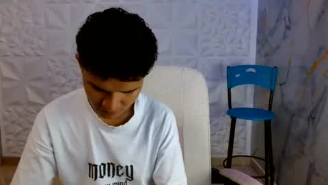 Snapshot of davexxx_ chatting on June 16, 2026, 2:58 am Dave online show from June 16, 2026, 2:58 am