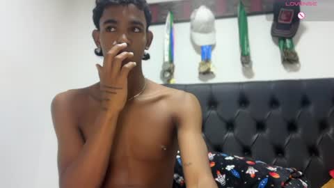 david_hot44 online show from June 17, 2026, 2:25 am