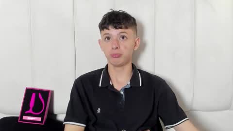 Snapshot of david_roy_ chatting on February 26, 2026, 1:32 pm Roy online show from February 26, 2026, 1:32 pm