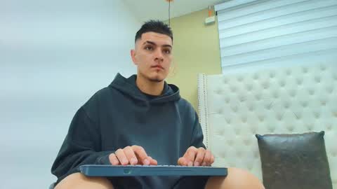 david_victoriaa online show from February 21, 2026, 1:01 pm