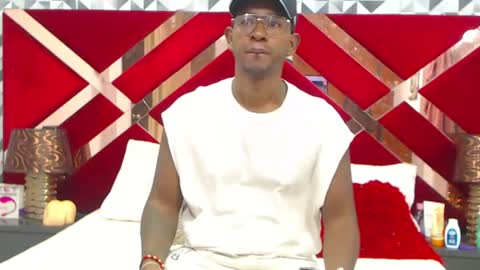 Snapshot of davidblackxl chatting on July 1, 2026, 12:40 pm BigBulge online show from July 1, 2026, 12:40 pm