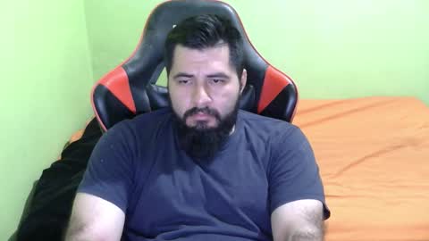 Snapshot of daviddelz chatting on February 15, 2026, 7:51 am David online show from February 15, 2026, 7:51 am