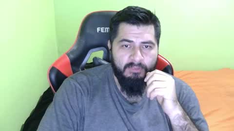 Snapshot of daviddelz chatting on February 17, 2026, 5:04 am David online show from February 17, 2026, 5:04 am