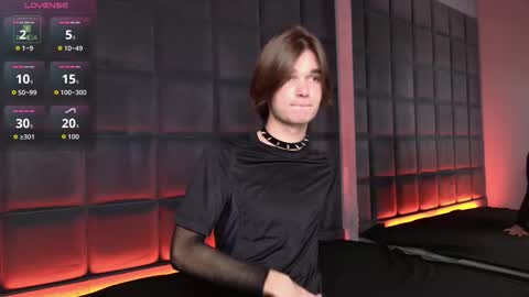 Snapshot of davidleatherhoff chatting on November 6, 2025, 3:24 pm DAVID online show from November 6, 2025, 3:24 pm