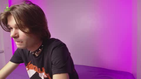 Snapshot of davidleatherhoff chatting on November 22, 2025, 3:33 pm DAVID online show from November 22, 2025, 3:33 pm