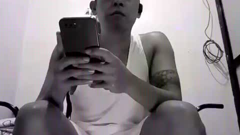 Snapshot of davidrocero chatting on December 16, 2024, 12:27 pm davidrocero online show from December 16, 2024, 12:27 pm