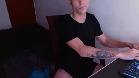 davidsalazar33 online show from January 5, 2025, 10:50 pm